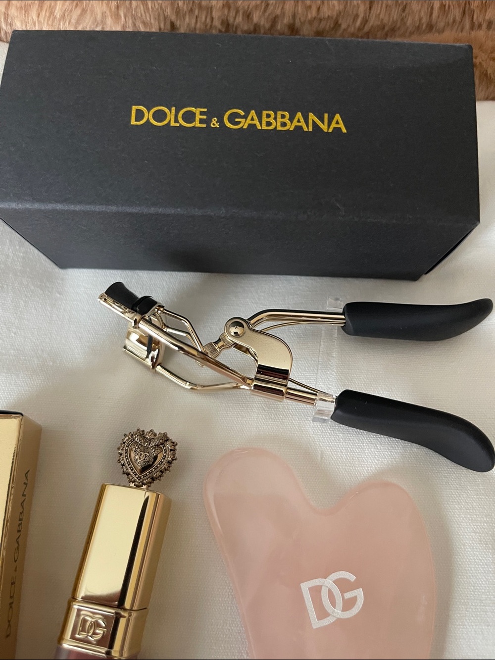 Dolce & Gabbana Everkiss Liquid Lip in mauve rose with gold accents - Picture 4 of 5